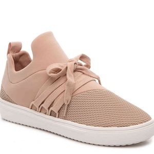 Steve Madden lancer sneaker blush 8.5